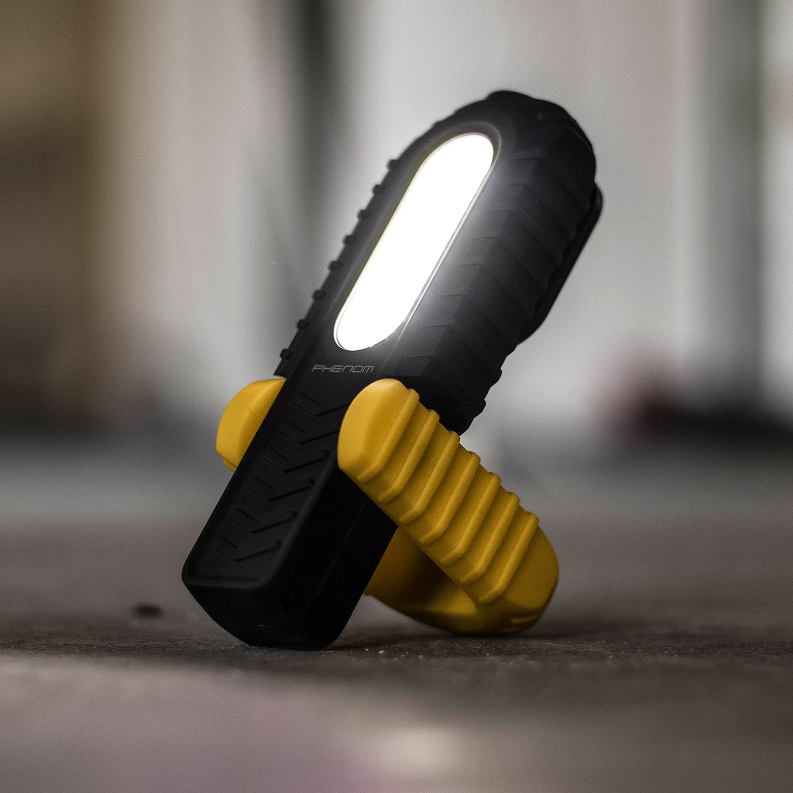 Lampe de Travail LED Rechargeable 2-en-1 – 400 Lumens - Base Magnétique – Image 7