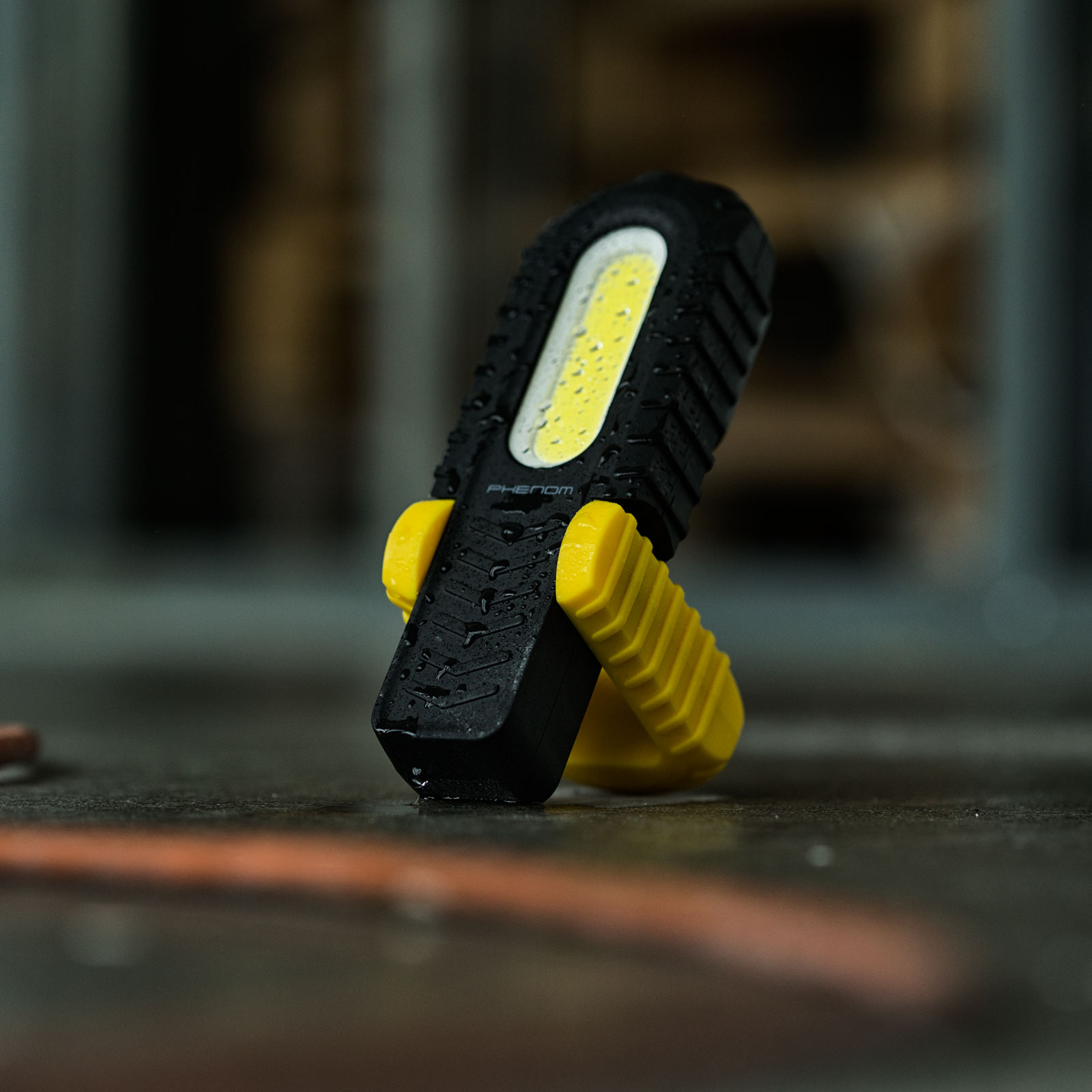 Lampe de Travail LED Rechargeable 2-en-1 – 400 Lumens - Base Magnétique – Image 8
